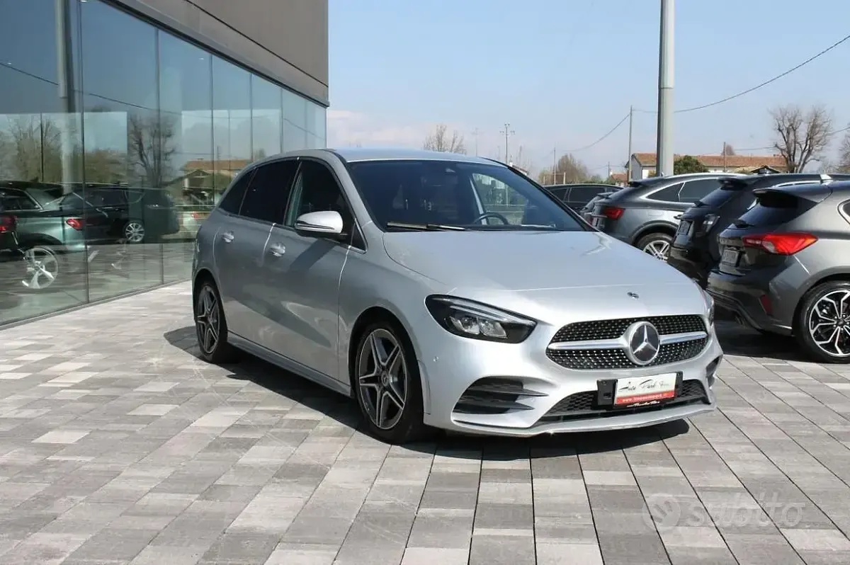 Usata Mercedes B200 Premium 150 CV (110 kW) 2021 Grigio Utilitaria