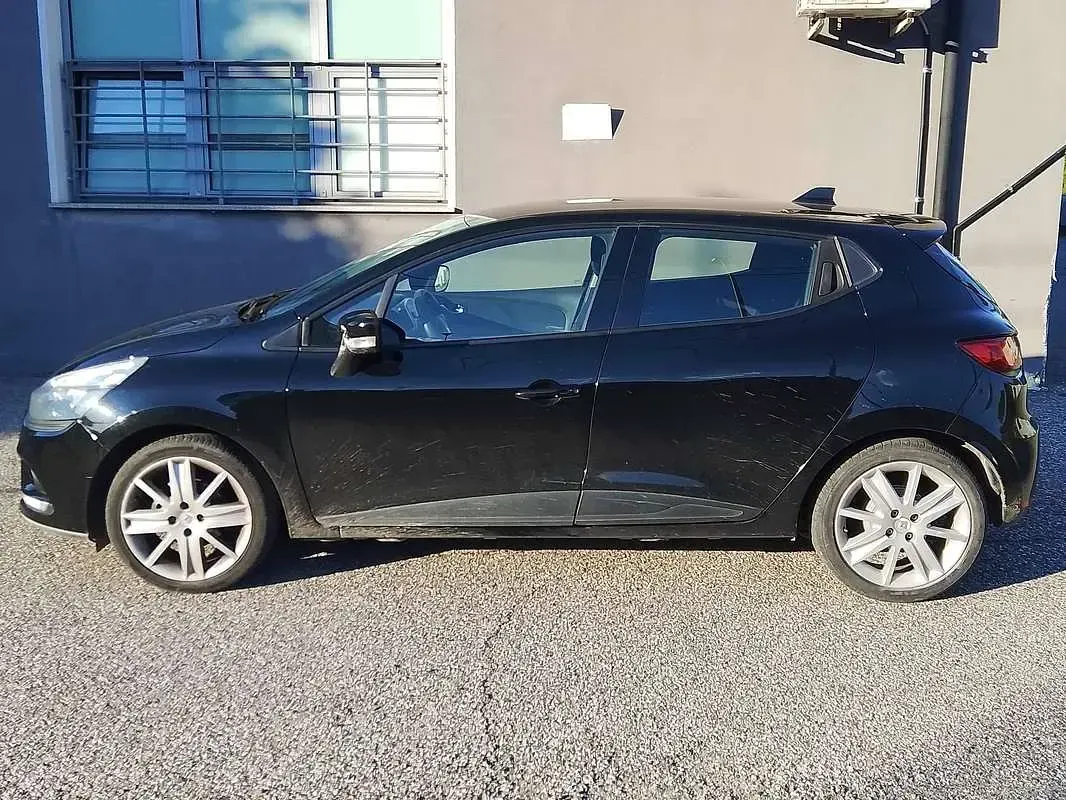 Usado Renault Clio IV 75 CV (55 kW) 2018 Negro Berlina