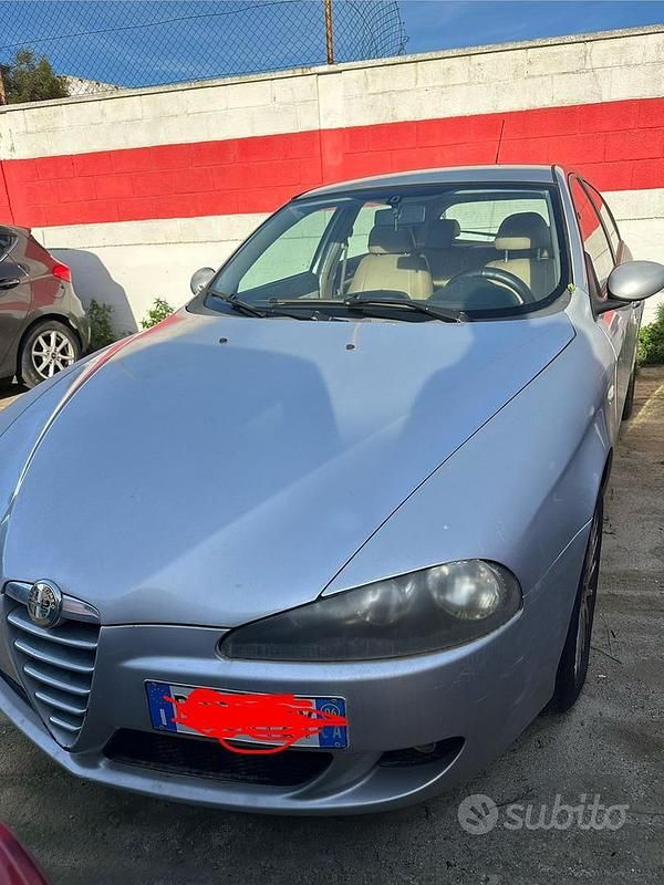 Usata Alfa Romeo 147 120 CV (88 kW) 2006 Grigio Utilitaria