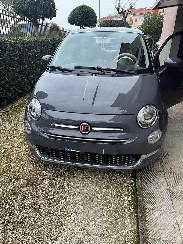 Begagnad Fiat 500 Dolcevita 70 HK (51 kW) 2021 Grå Halvkombi