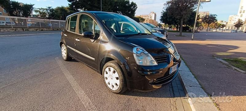 Usata Renault Modus 85 CV (62 kW) 2006 Nero Monovolume