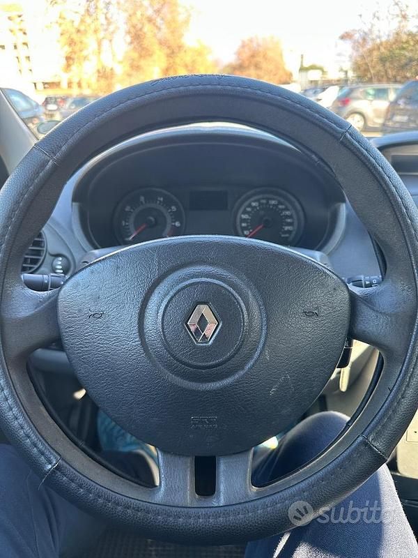 Usata Renault Clio II 2007 Blu Berlina