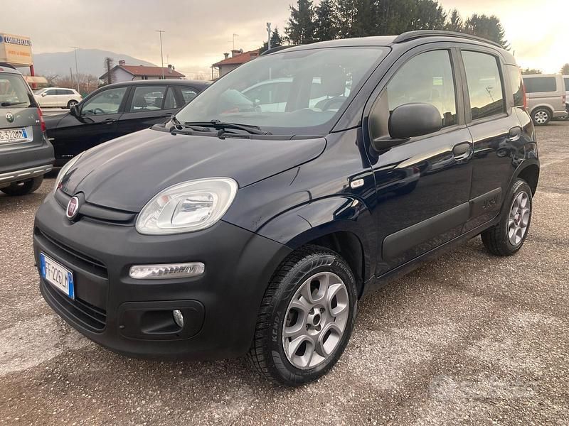 Blu Usata 2016 Fiat Panda 4x4 S Due volumi | 10.500 € (Cara) - Immagine 1/4