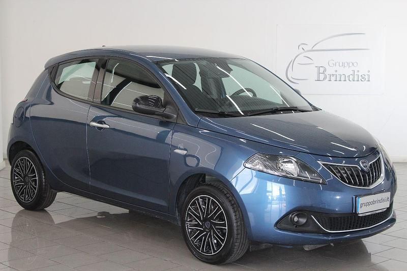 Usata Lancia Ypsilon Gold 69 CV (50 kW) 2022 Blu Utilitaria