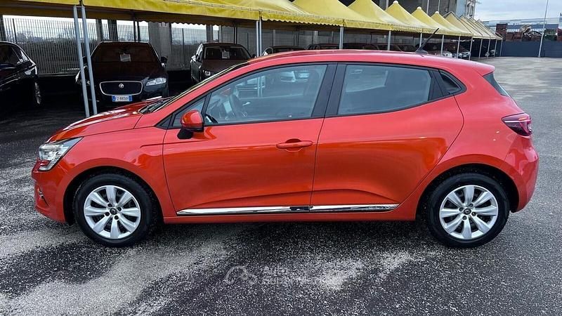 Usata Renault Clio V Business 86 CV (63 kW) 2020 Arancione Berlina