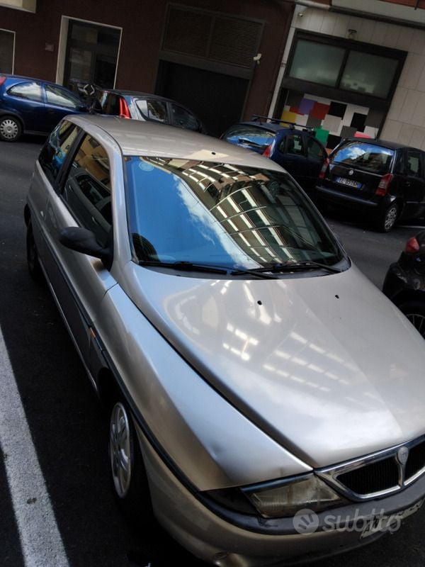 Usata Lancia Ypsilon 60 CV (44 kW) 1997 Utilitaria
