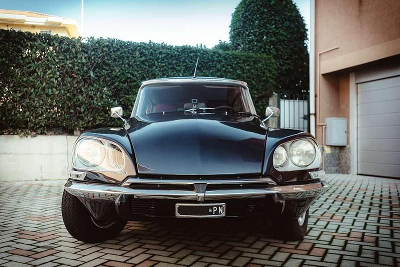 Usata Citroën DS 131 CV (96 kW) 1974 Lilla Berlina