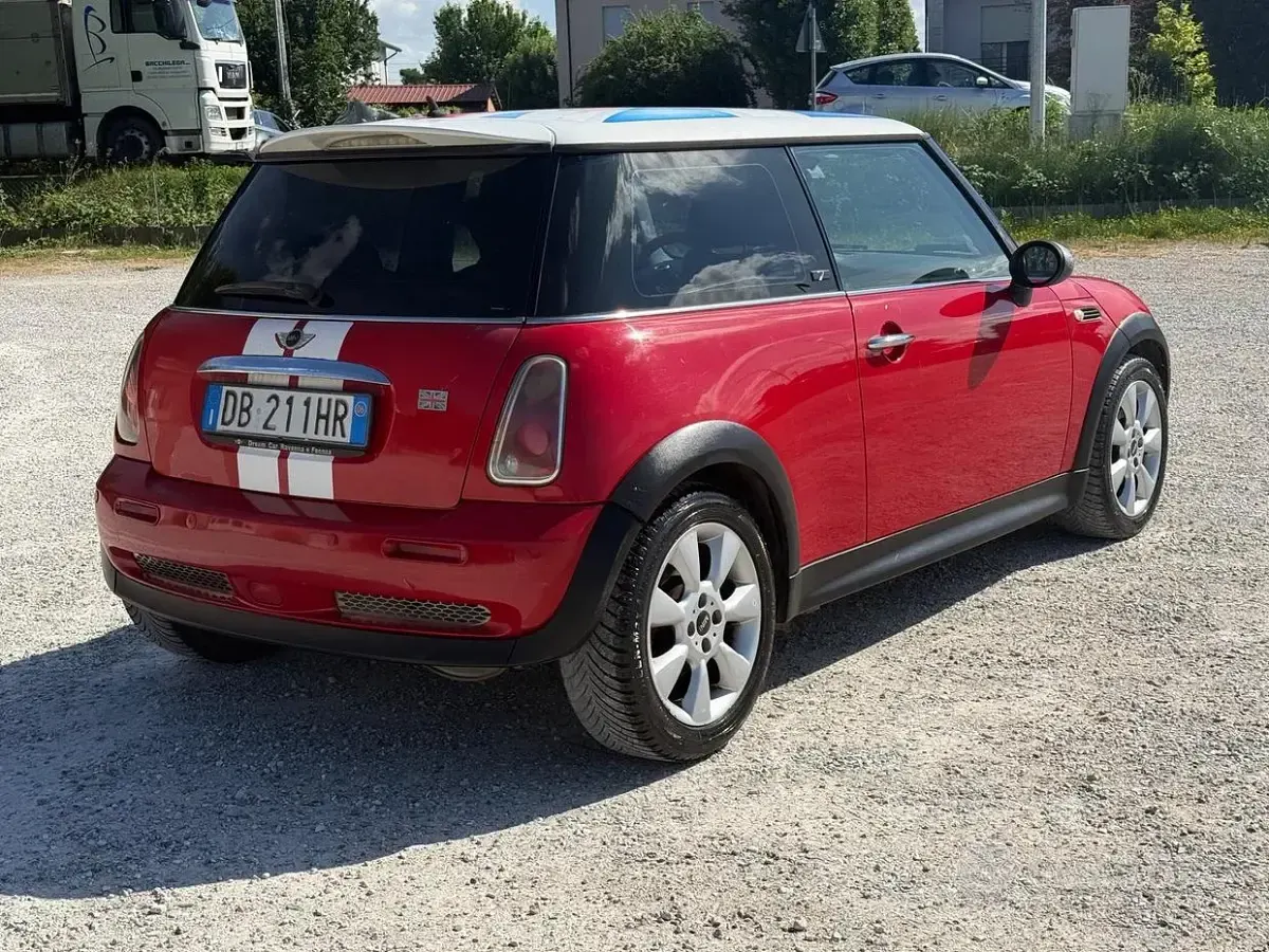 Usata Mini One D 88 CV (64 kW) 2006 Rosso Utilitaria