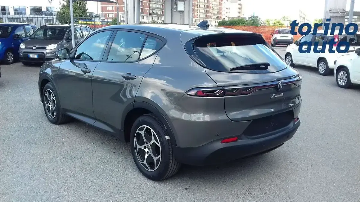 Nouă Alfa Romeo Tonale 131 CP (96 kW) 2026 Alb SUV