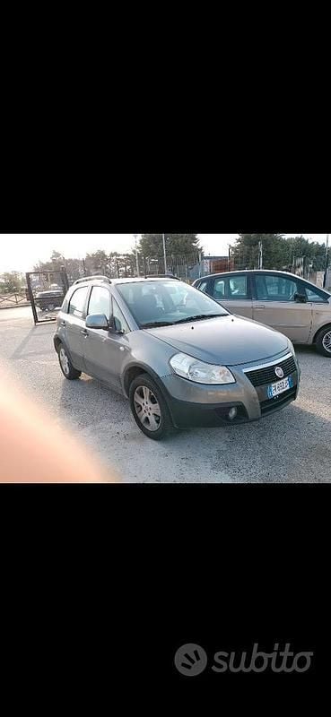 Usata Fiat Sedici 120 CV (88 kW) 2009 Grigio SUV