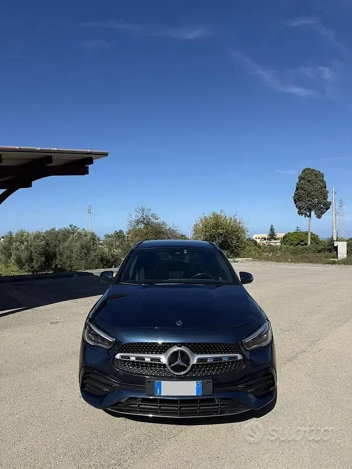 Usata Mercedes GLA200 AMG Line Premium 150 CV (110 kW) 2022 Bluazzurro SUV