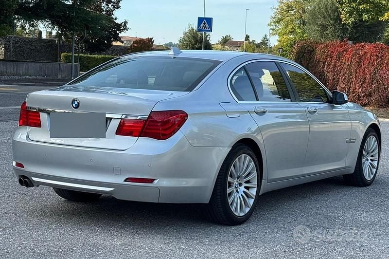 Usata BMW 730 333 CV (244 kW) 2010 Grigio Berlina