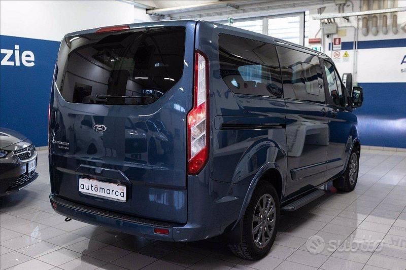Usata Ford Tourneo Custom Titanium 185 CV (136 kW) 2022 Blu Furgone