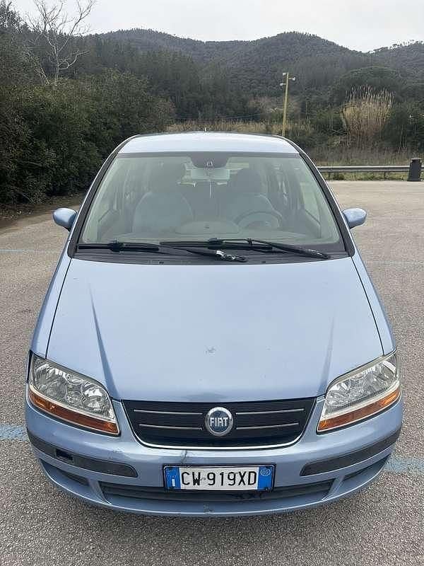 Usata Fiat Idea 69 CV (50 kW) 2005 Blu/azzurro Monovolume