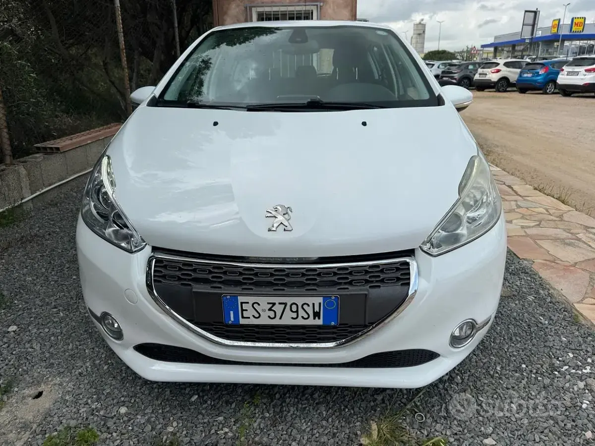Usata Peugeot 208 Allure 92 CV (67 kW) 2013 Bianco Utilitaria