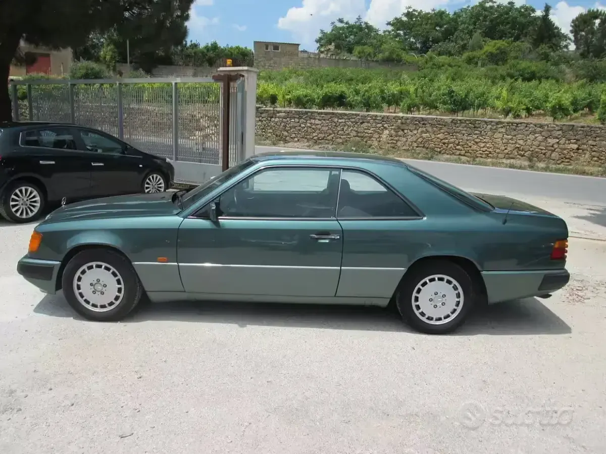 Usata Mercedes 300 231 CV (169 kW) 1991 Verde Coupé