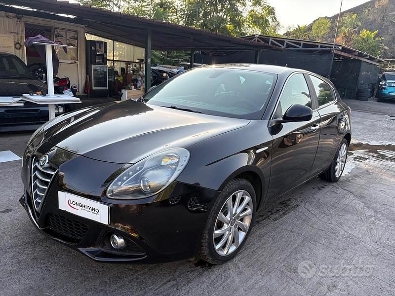 Usata Alfa Romeo Giulietta Exclusive 150 CV (110 kW) 2015 Nero Berlina