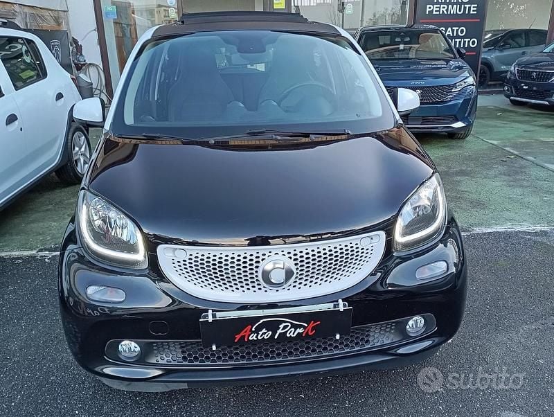 Usata Smart ForFour Prime 71 CV (52 kW) 2016 Nero Utilitaria