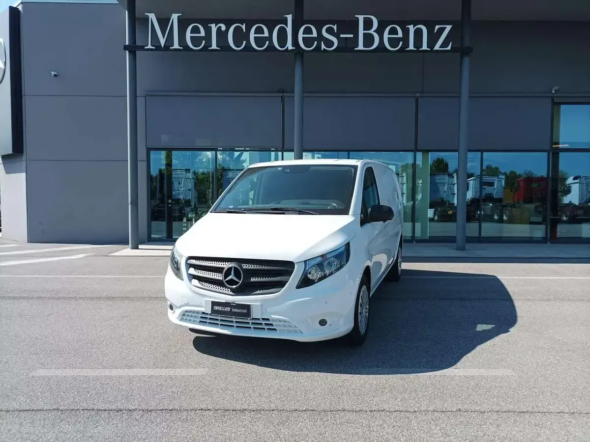 Usata Mercedes Vito Business 190 CV (139 kW) 2019 Bianco artico Furgone