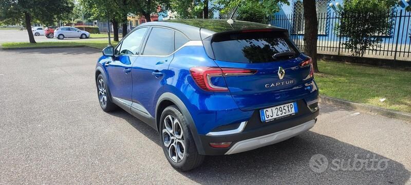 Usata Renault Captur 94 CV (69 kW) 2022 Blu SUV