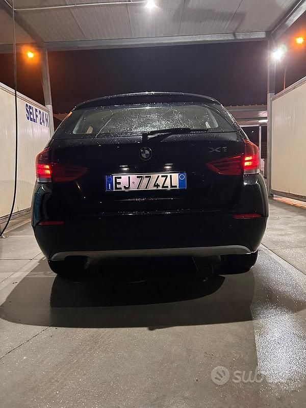 Usata BMW X1 150 CV (110 kW) 2011 Nero SUV