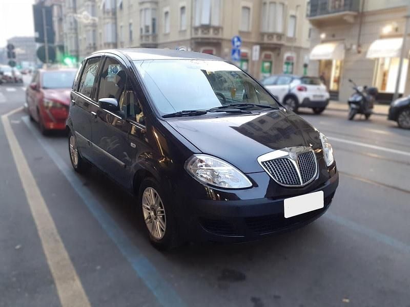 Usata Lancia Musa 95 CV (69 kW) 2005 Nero Monovolume