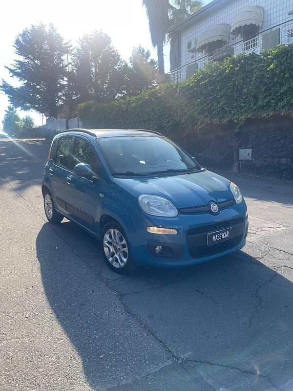 Usata Fiat Panda Lounge 74 CV (54 kW) 2013 Blu Berlina