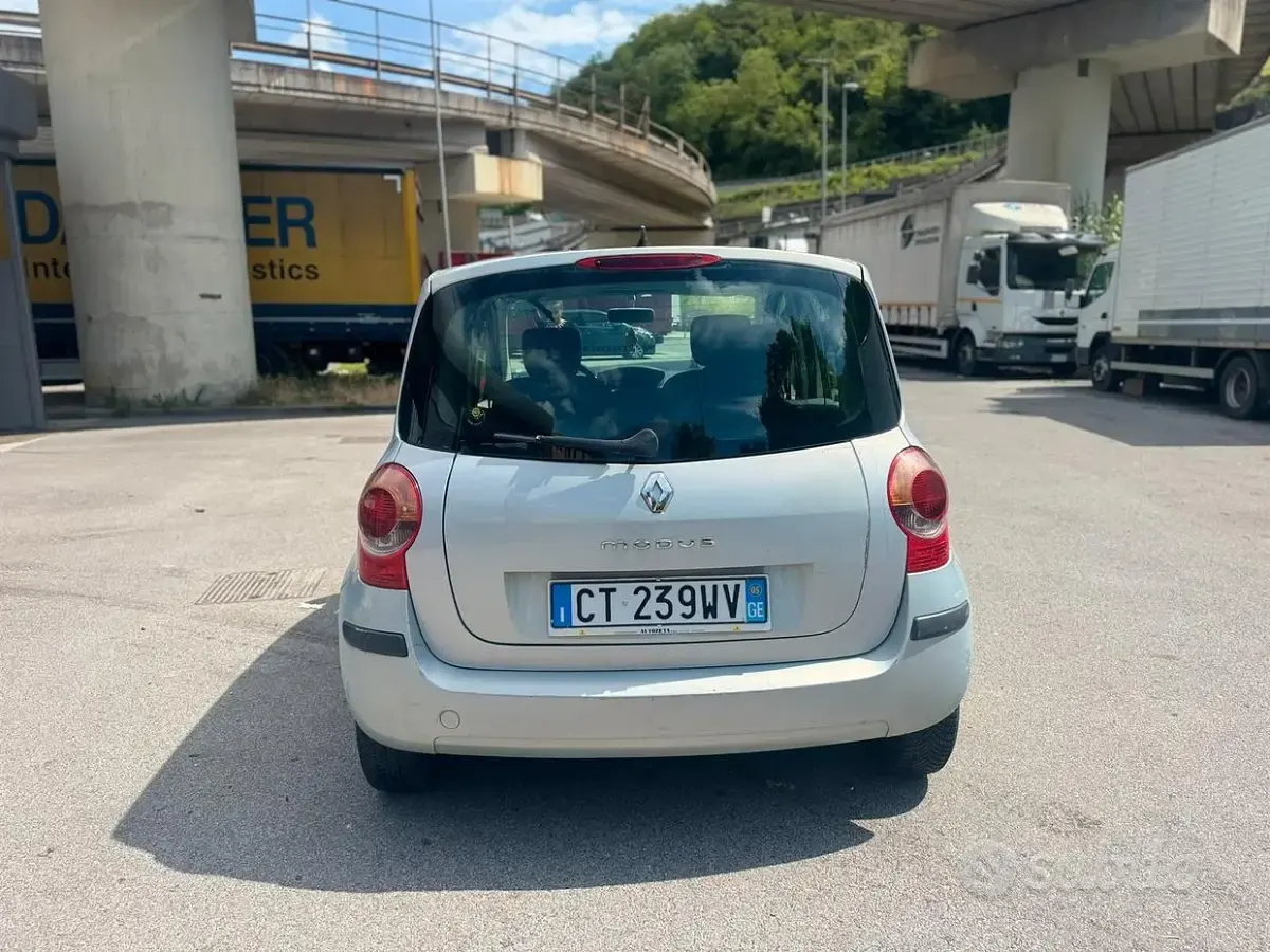 Usata Renault Modus 75 CV (55 kW) 2005 Grigio Monovolume