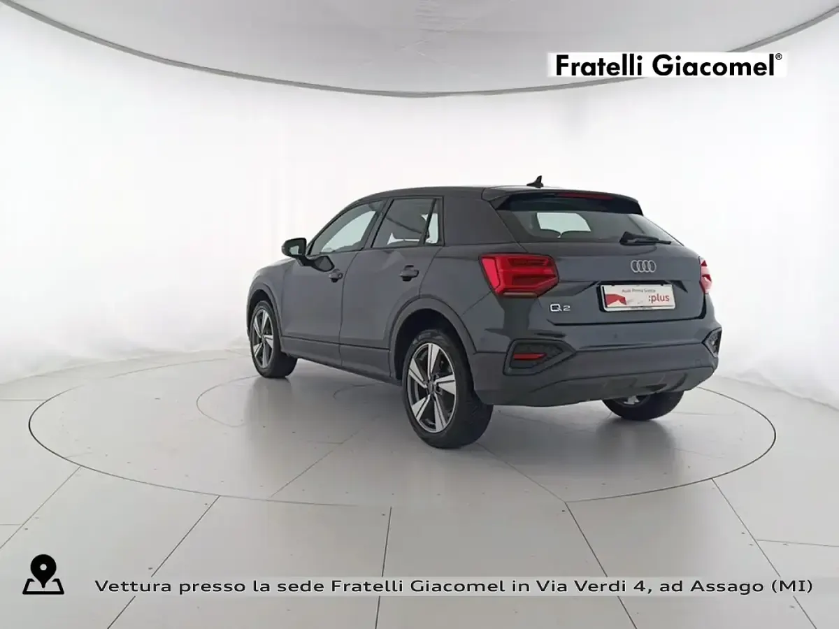 Begagnad Audi Q2 Ambiente 110 HK (80 kW) 2021 Grå SUV