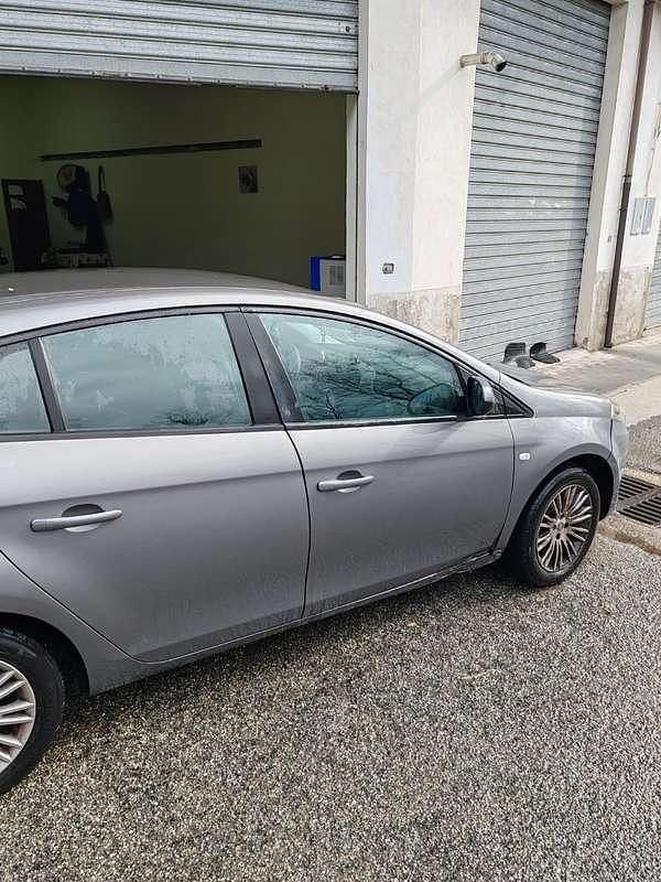 Usata Fiat Bravo 120 CV (88 kW) 2010 Utilitaria