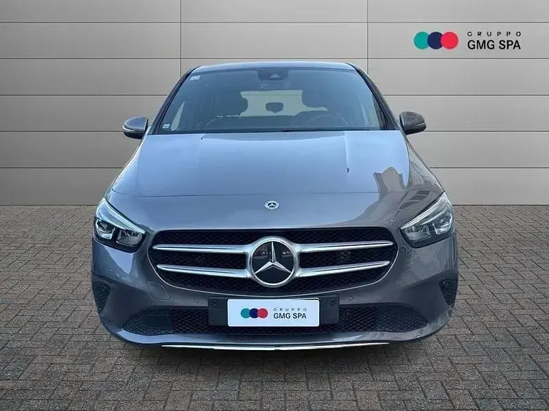 Usata Mercedes B180 116 CV (85 kW) 2019 Grigio Utilitaria