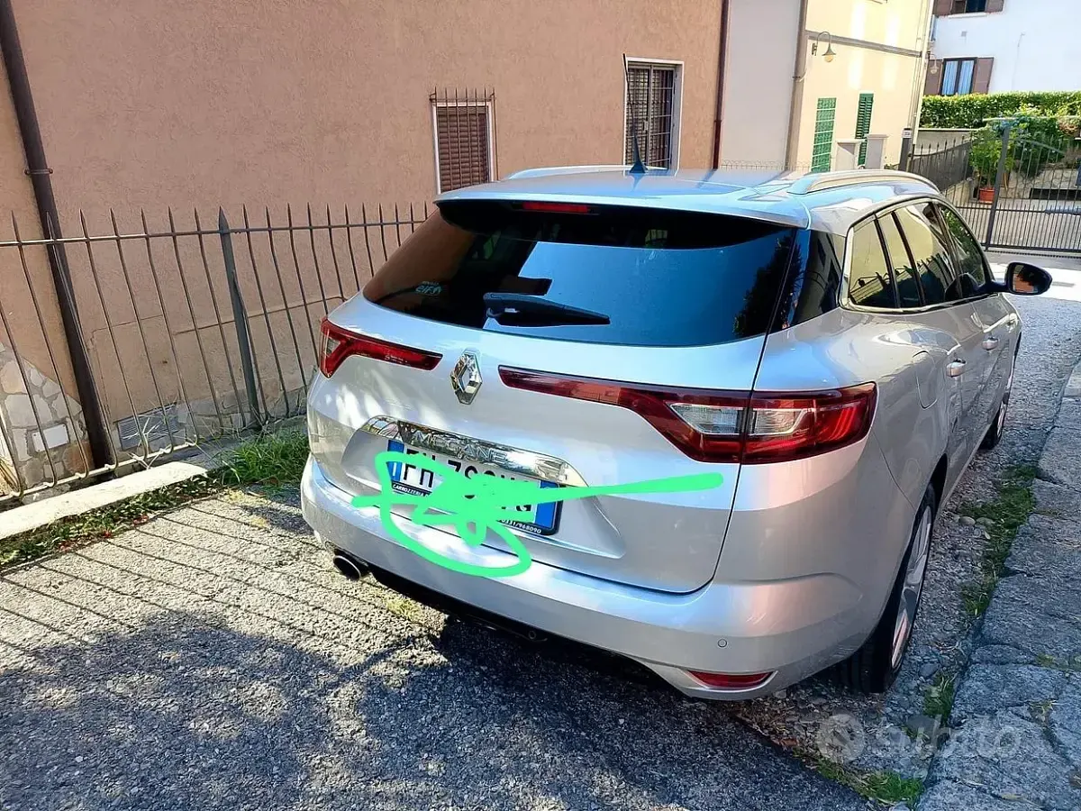 Usata Renault Mégane GrandTour 131 CV (96 kW) 2017 Grigio Station wagon