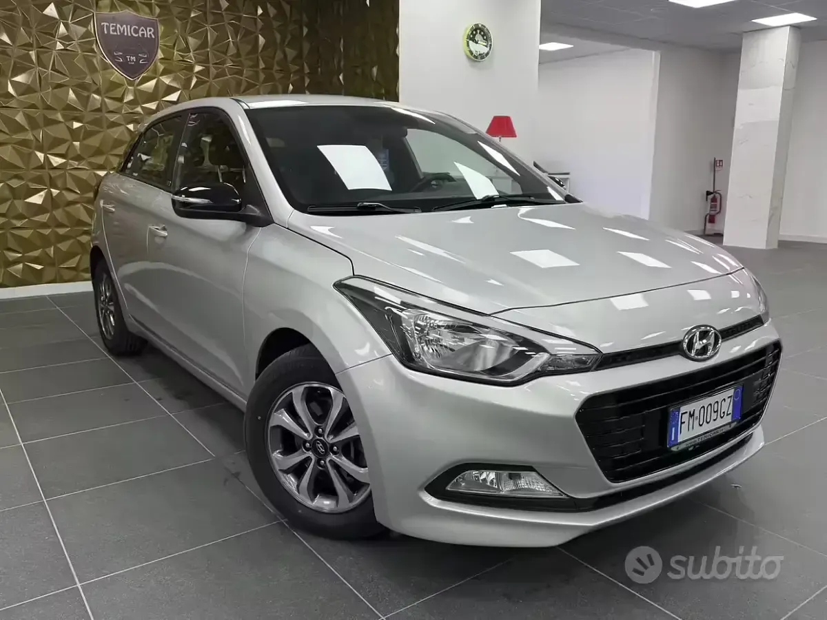Occasion Hyundai i20 GO! 75 ch (55 kW) 2018 Gris Berline