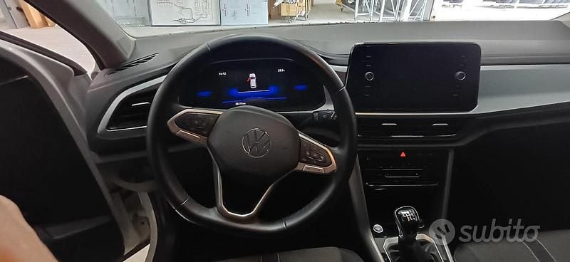 Usata VW T-Roc 116 CV (85 kW) 2024 SUV