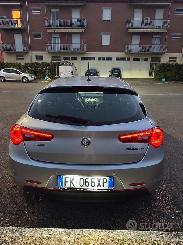 Usata Alfa Romeo Giulietta 105 CV (77 kW) 2017 Grigio Berlina