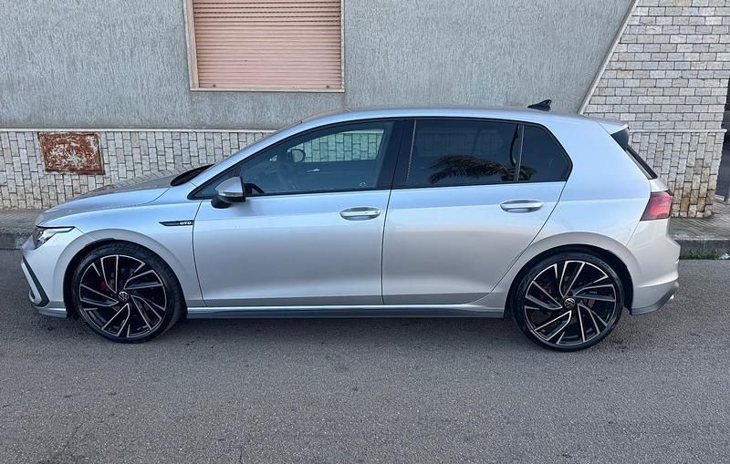 Usata VW Golf VIII GTD 199 CV (146 kW) 2021 Argento Berlina