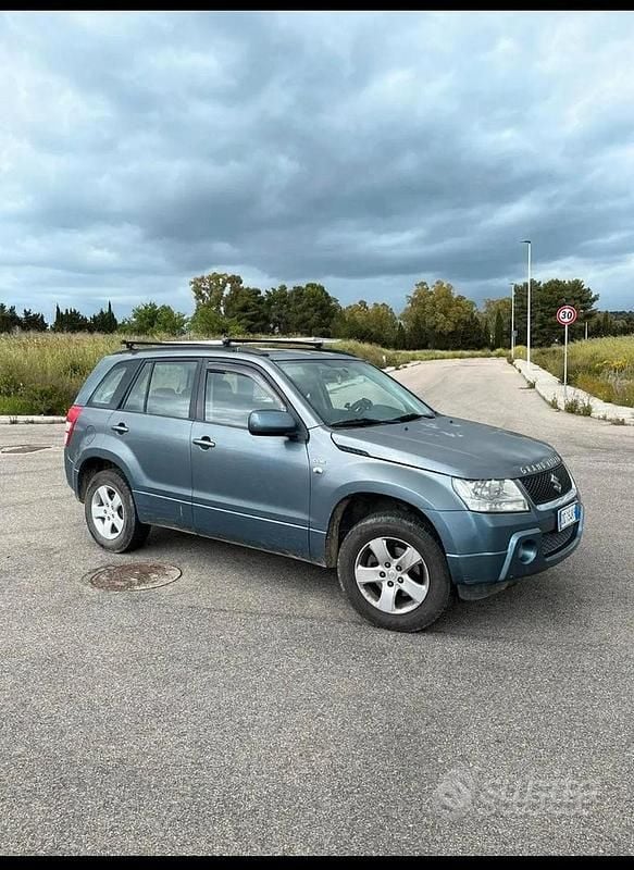 Usata Suzuki Grand Vitara 120 CV (88 kW) 2007 Grigio SUV