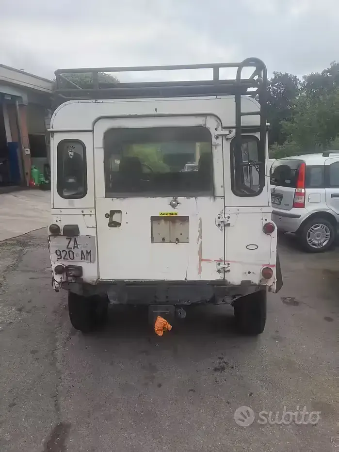Usata Land Rover Defender 109 CV (80 kW) 1991 Bianco SUV