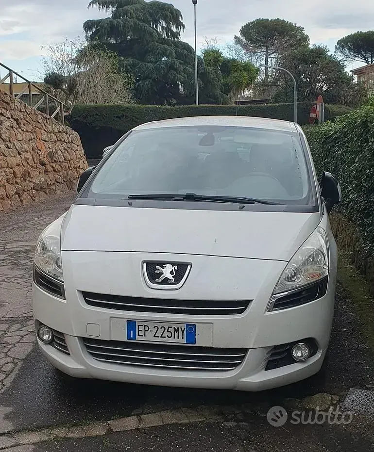 Usata Peugeot 5008 112 CV (82 kW) 2013 Bianco Monovolume