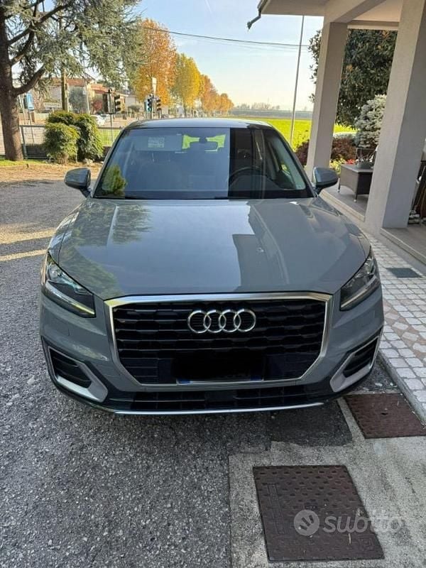 Begagnad Audi Q2 Design 116 HK (85 kW) 2017 Grå SUV