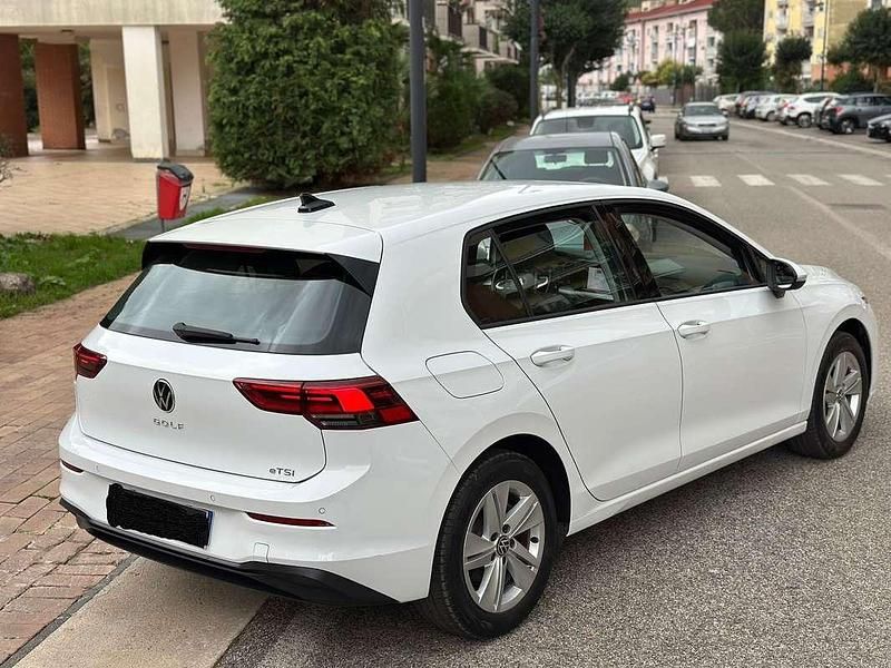 Usata VW Golf VIII Life 110 CV (80 kW) 2022 Berlina