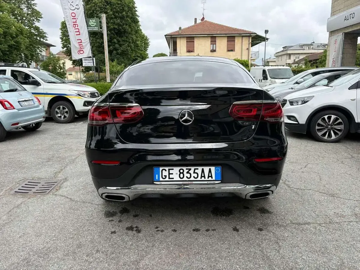Usata Mercedes GLC200 163 CV (119 kW) 2021 Nero SUV
