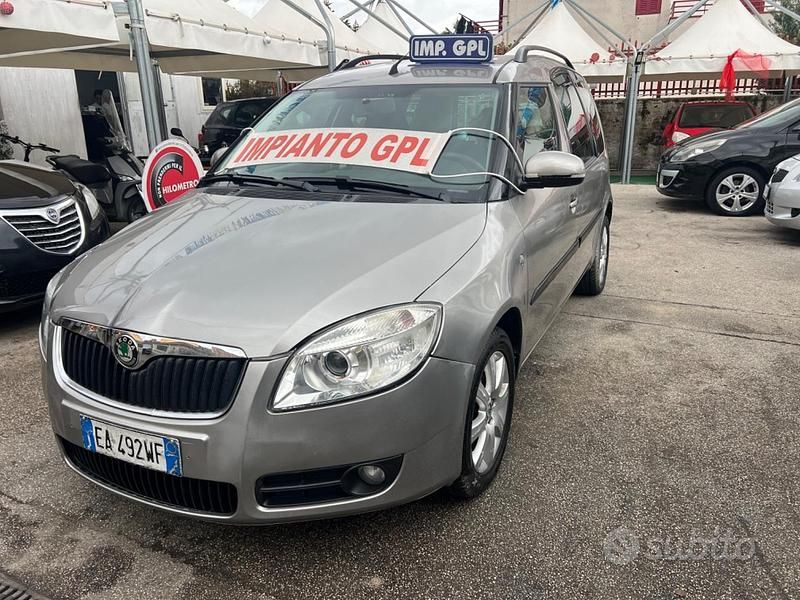 Usata Skoda Roomster 69 CV (50 kW) 2011 Grigio Monovolume