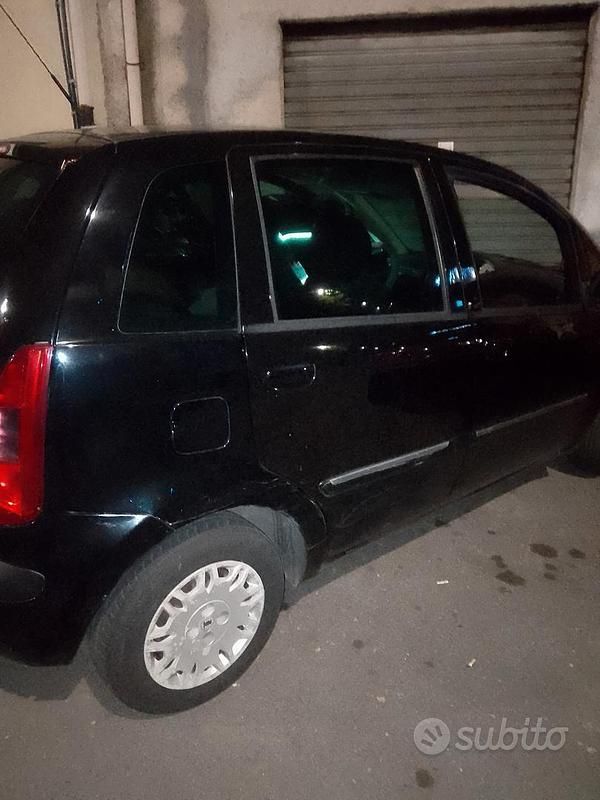 Usata Lancia Musa 90 CV (66 kW) 2007 Nero Monovolume