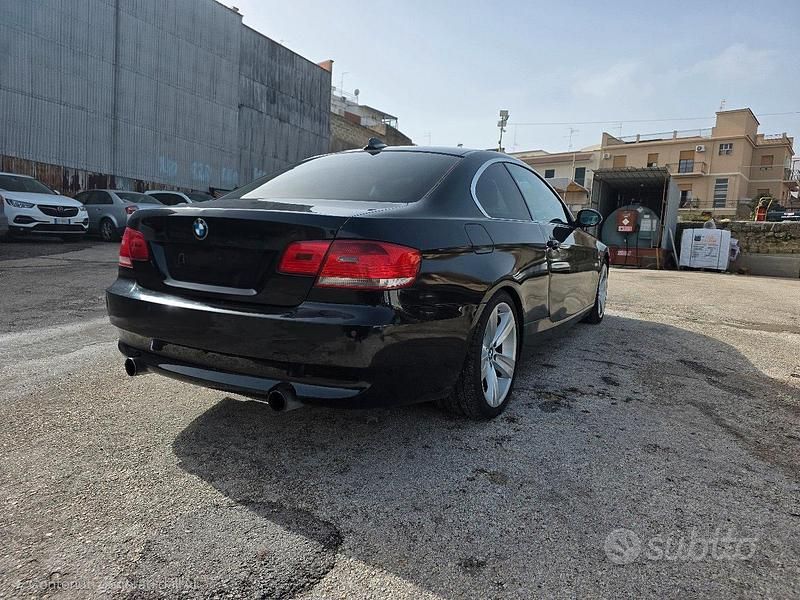 Usata BMW 335 306 CV (225 kW) 2007 Nero Coupé