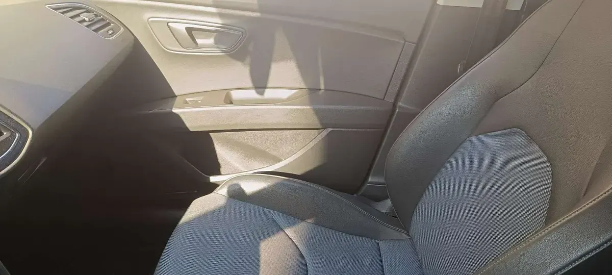 Usata Seat Leon CONNECT 110 CV (80 kW) 2015 Berlina