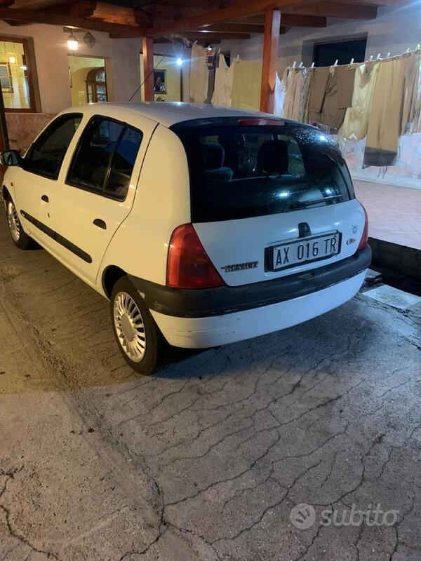 Usato 1998 Renault Clio II Benzin (1.100 €)