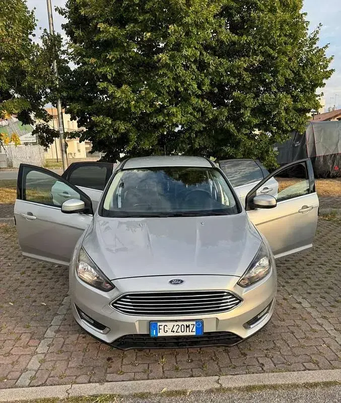 Usata Ford Focus Titanium X 120 CV (88 kW) 2016 Grigio Berlina