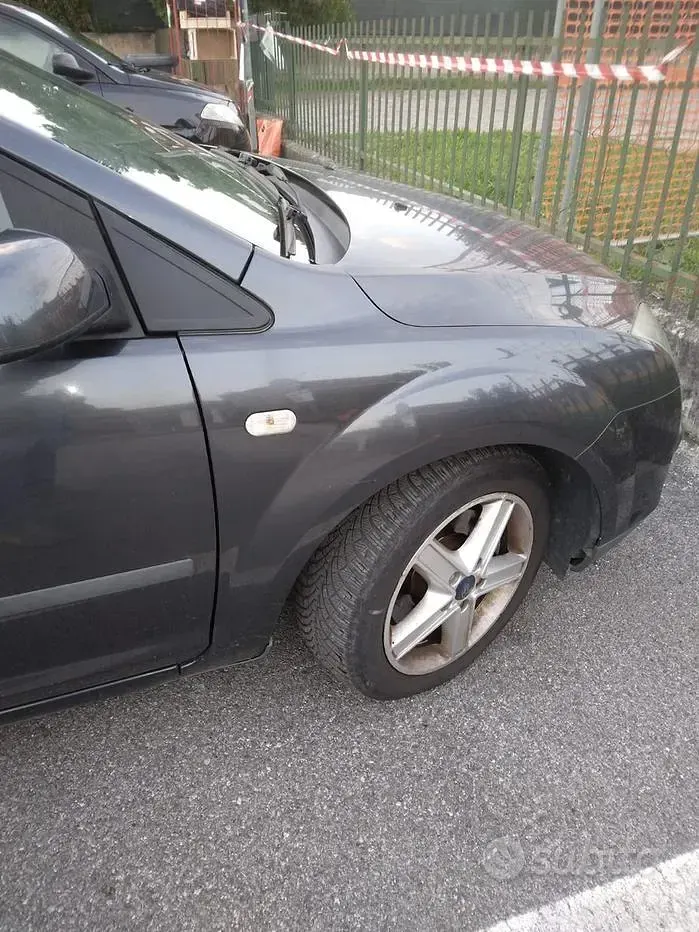 Usata Ford Focus 100 CV (73 kW) 2007 Utilitaria
