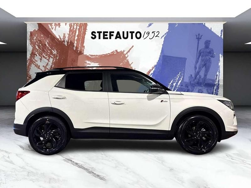Nuova KGM Korando 163 CV (119 kW) 2026 Grand white SUV